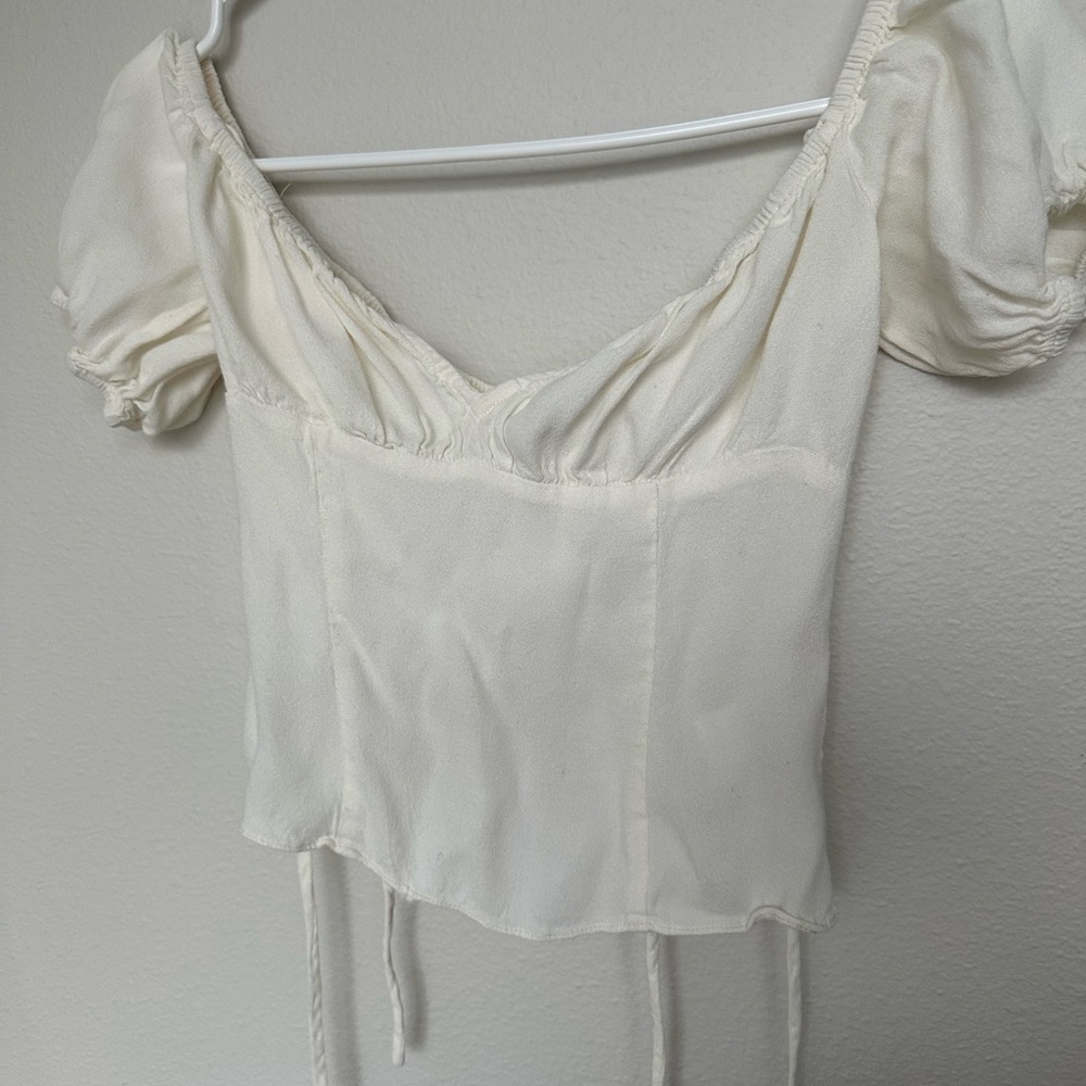 Reformation size 2 cream back-zip crop shirt with ties